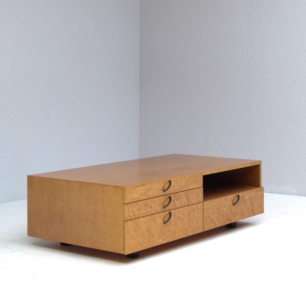 Birdseye Maple Coffee table by Giovanni Offredi