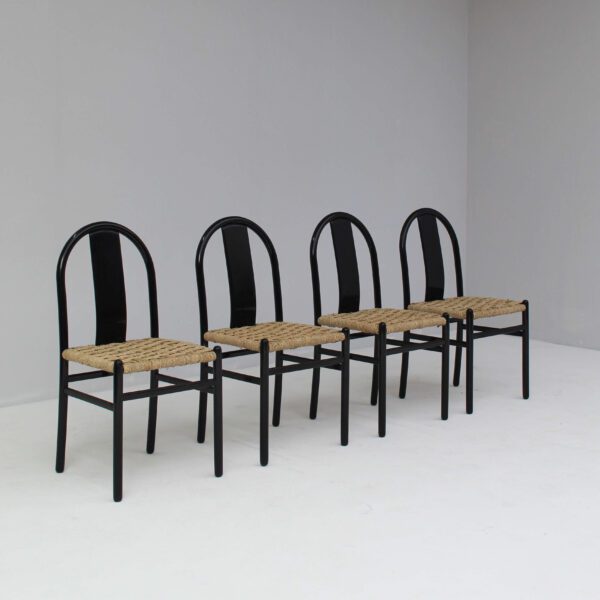 Set black chairs with rotan seating